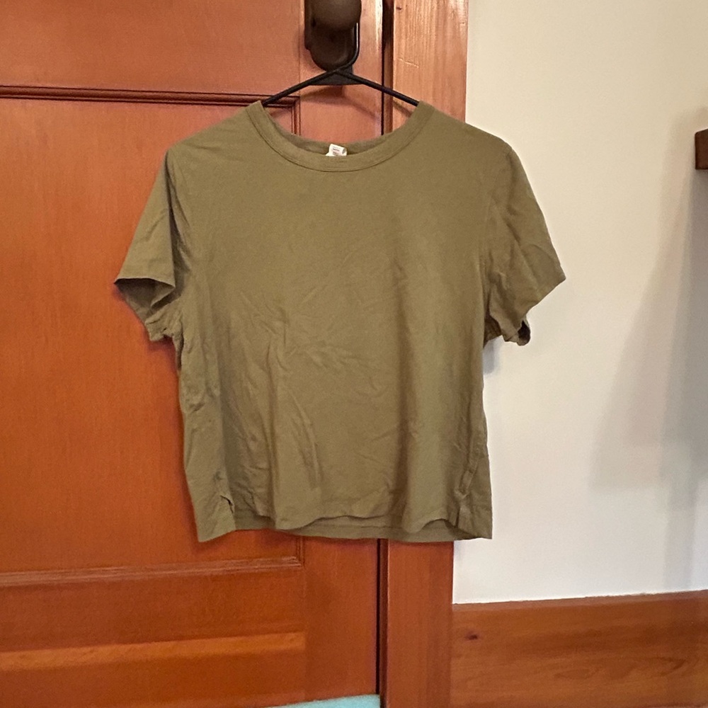 Lululemon cropped tee